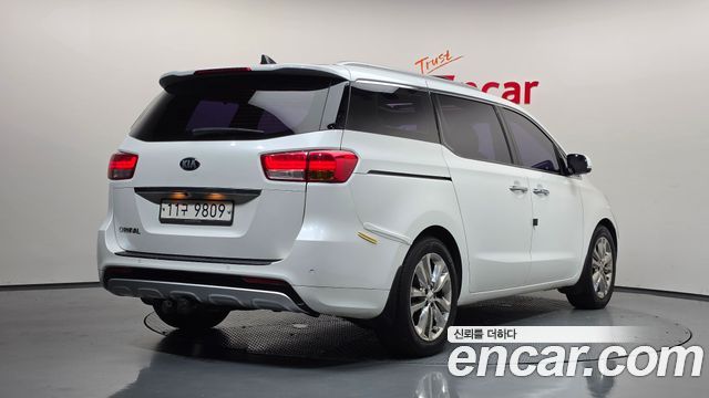 Kia Canival 2016 — photo 2