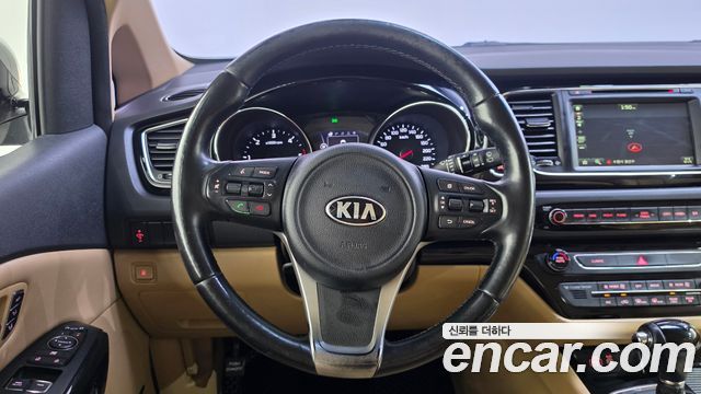 Kia Canival 2016 — photo 14