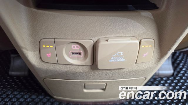 Kia Canival 2016 — photo 16