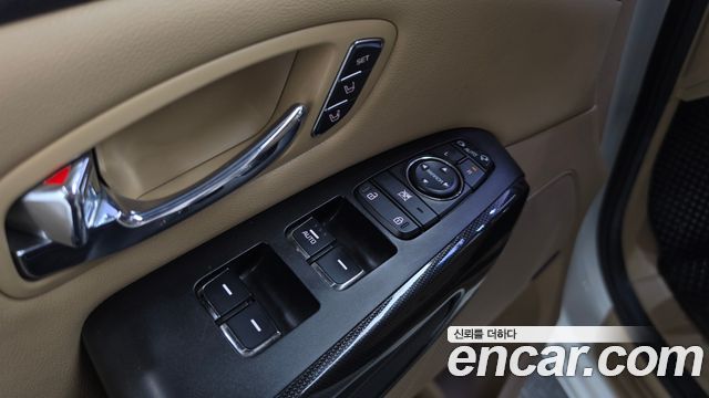 Kia Canival 2016 — photo 20