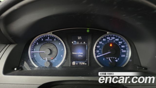 Toyota Camry 2017 — photo 8