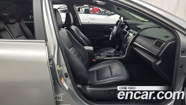 Toyota Camry 2017 — photo 11