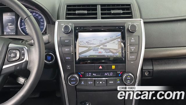 Toyota Camry 2017 — photo 14