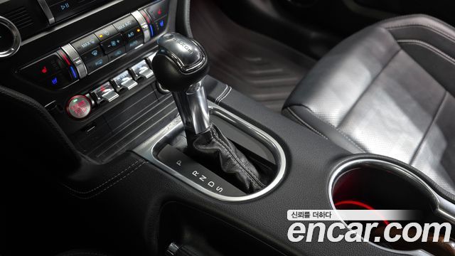 Ford Mustang 2019 — photo 12