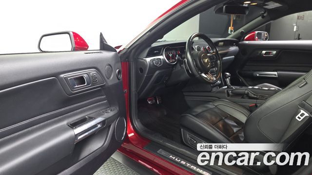 Ford Mustang 2019 — photo 13