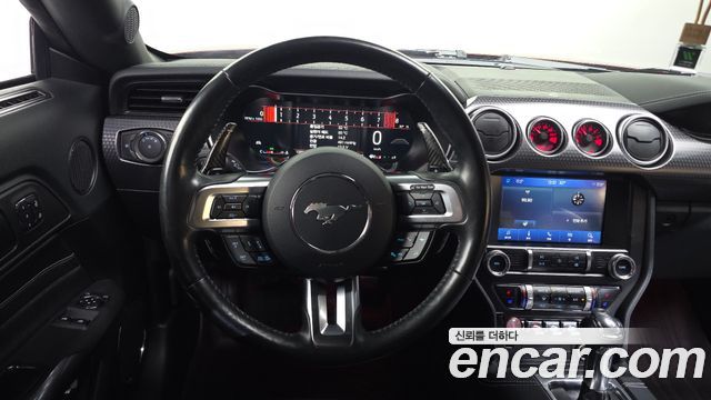 Ford Mustang 2019 — photo 19