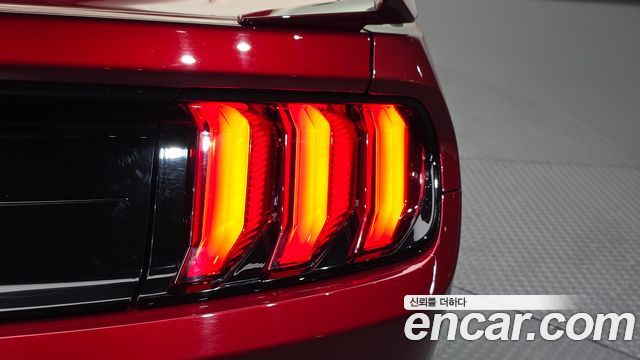 Ford Mustang 2019 — photo 9