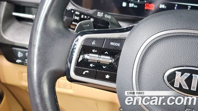Kia Canival 2021 — photo 21