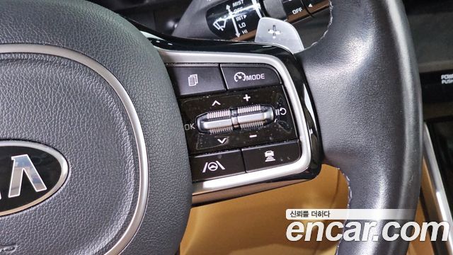 Kia Canival 2021 — photo 22