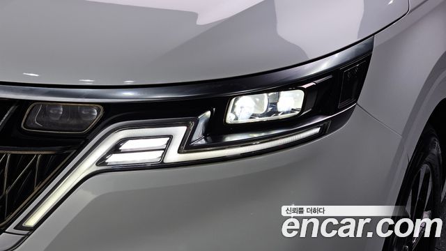 Kia Canival 2021 — photo 8