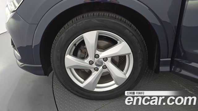 Audi Q3 2020 — photo 5