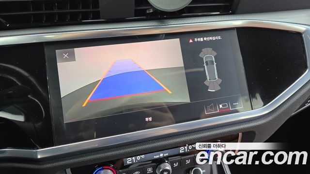 Audi Q3 2020 — photo 20