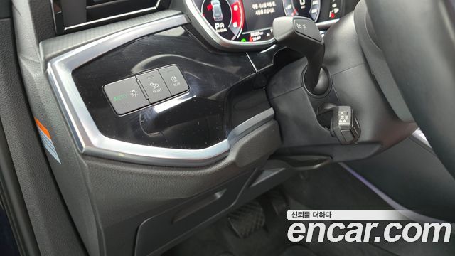 Audi Q3 2020 — photo 24