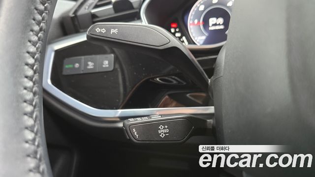 Audi Q3 2020 — photo 25