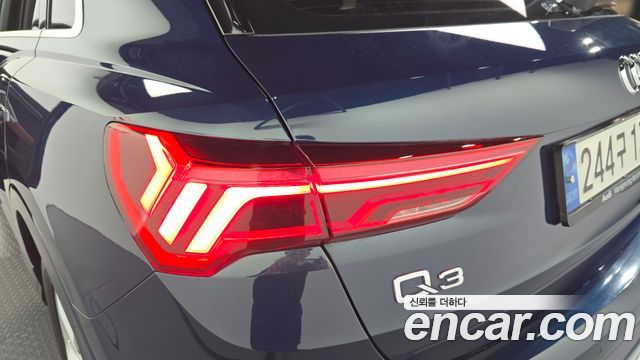 Audi Q3 2020 — photo 9