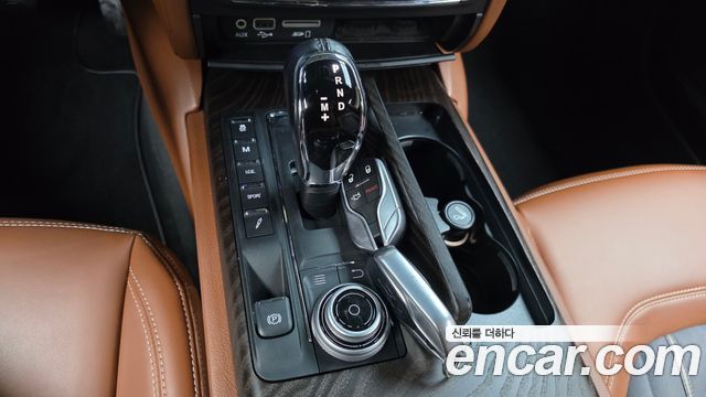 Maserati Quattroporte 2018 — photo 12
