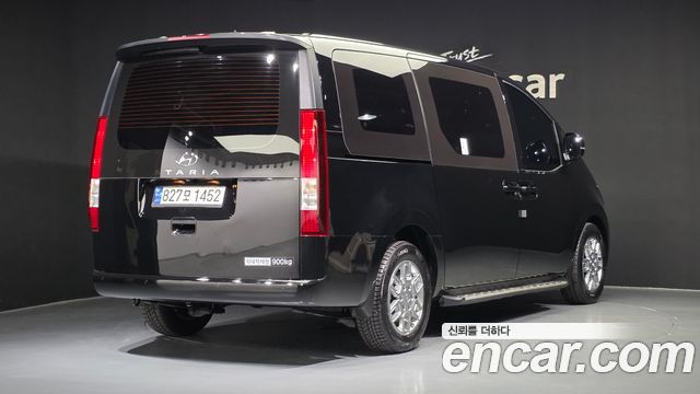Hyundai Staria 2024 — photo 2