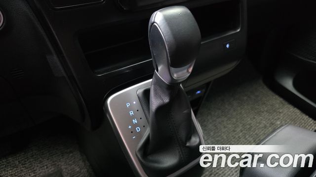 Hyundai Staria 2024 — photo 12