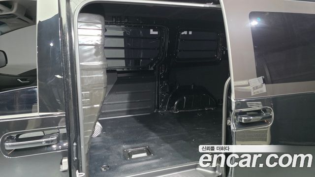 Hyundai Staria 2024 — photo 16