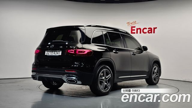 Mercedes-Benz GLB-Class 2021 — photo 2