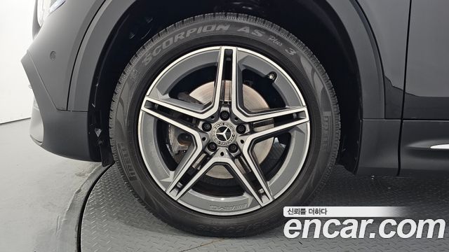 Mercedes-Benz GLB-Class 2021 — photo 5