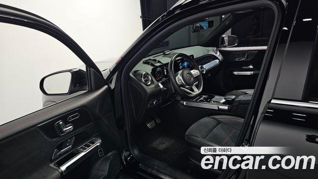 Mercedes-Benz GLB-Class 2021 — photo 10