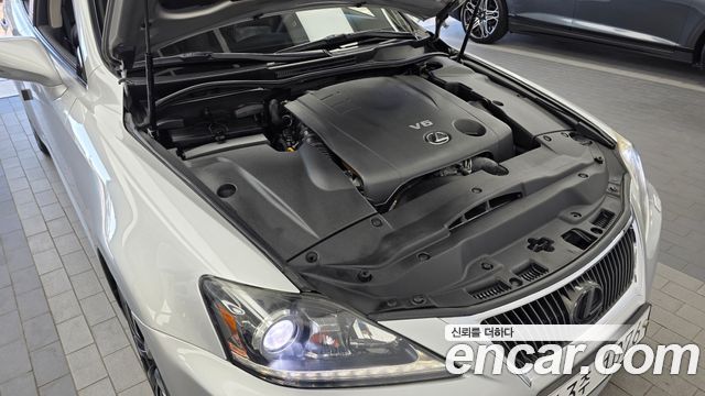 Lexus IS 2011 — photo 6
