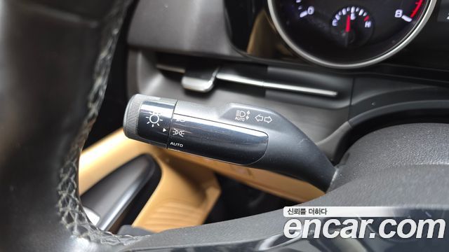 Kia Canival 2021 — photo 27