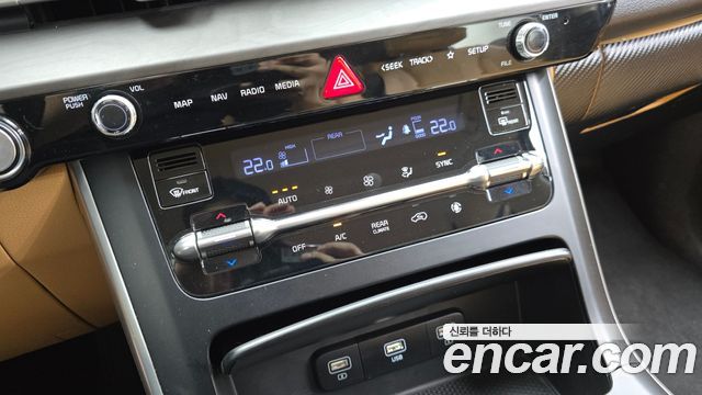 Kia Canival 2021 — photo 28