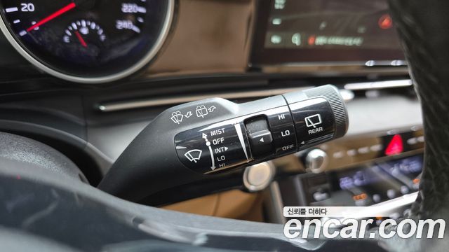 Kia Canival 2021 — photo 29
