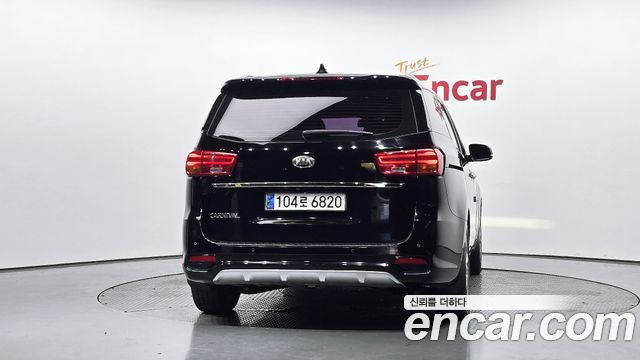 Kia Canival 2019 — photo 4