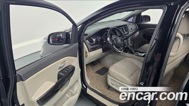 Kia Canival 2019 — photo 10