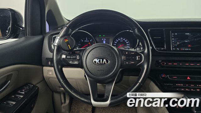 Kia Canival 2019 — photo 12
