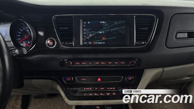 Kia Canival 2019 — photo 14