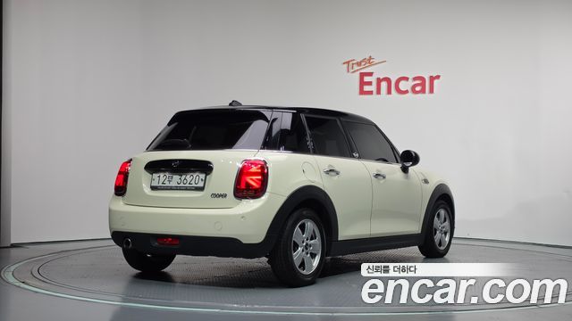 Mini Cooper 2019 — photo 2