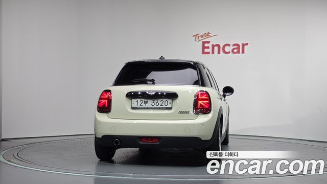 Mini Cooper 2019 — photo 4