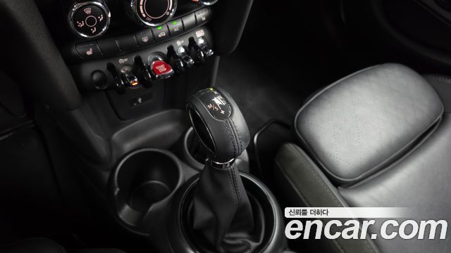 Mini Cooper 2019 — photo 12
