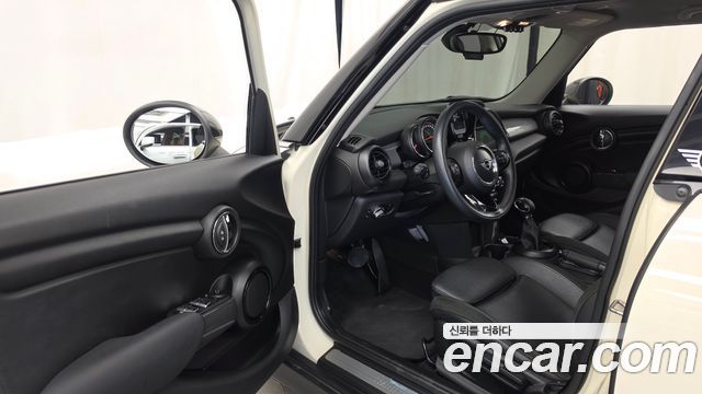 Mini Cooper 2019 — photo 13