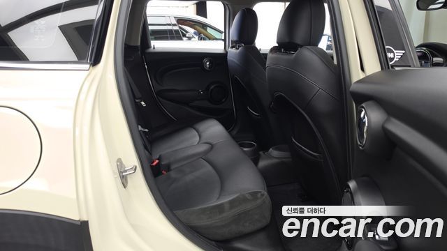 Mini Cooper 2019 — photo 18