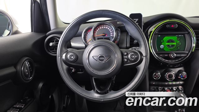 Mini Cooper 2019 — photo 19