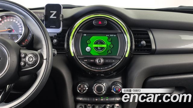 Mini Cooper 2019 — photo 20