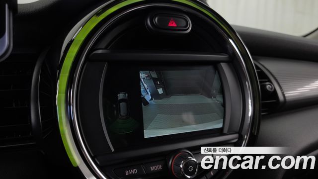 Mini Cooper 2019 — photo 21