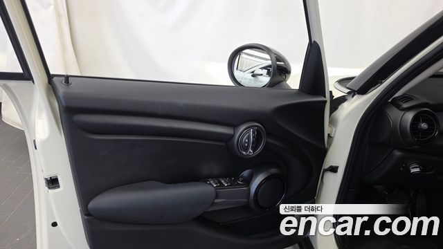 Mini Cooper 2019 — photo 14