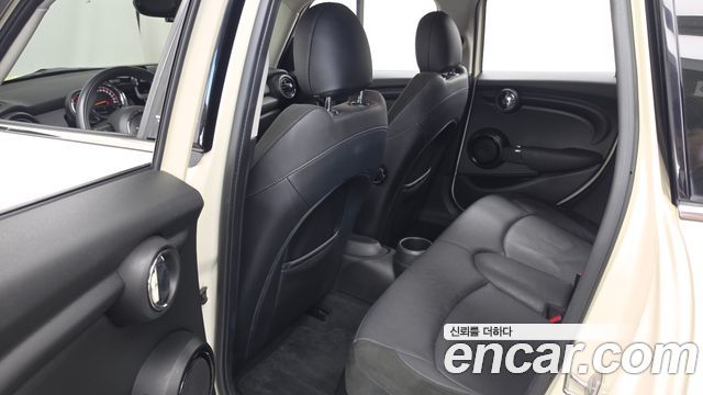 Mini Cooper 2019 — photo 16
