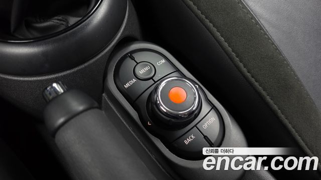 Mini Cooper 2019 — photo 29