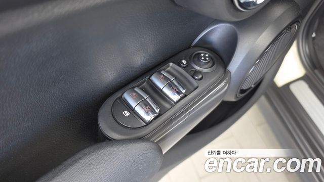 Mini Cooper 2019 — photo 30