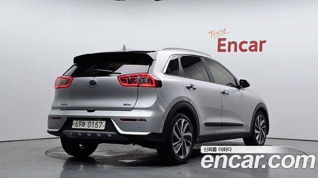 Kia Niro 2017 — photo 2