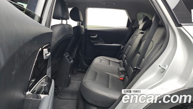 Kia Niro 2017 — photo 18