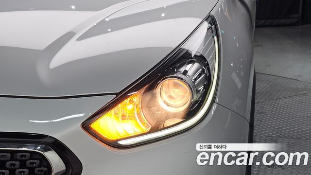 Kia Niro 2017 — photo 8