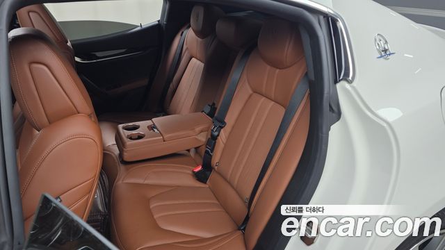Maserati Ghibli 2021 — photo 18